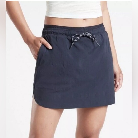 Athleta Pants - Athleta Black Crest Trekkie Skort Elastic Waist Zip Pockets Skirt Shorts Women 2